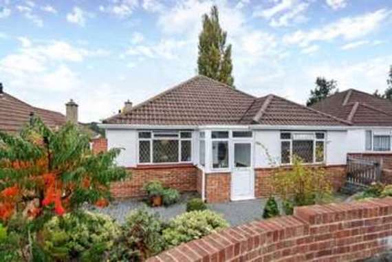 3 bedroom Bungalow f...